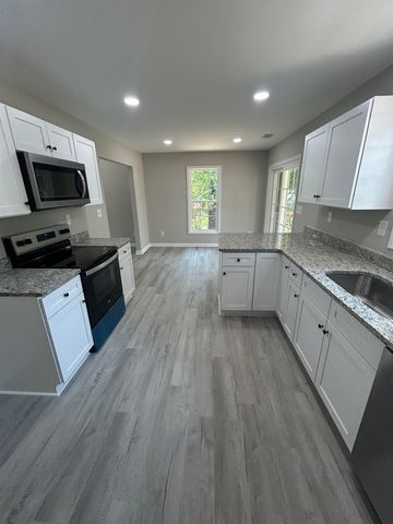 8 Wray Street, York, SC 29745