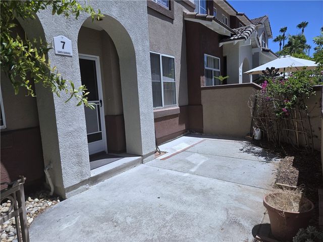 7 Santa Barbara Court, Lake Forest, CA 92610
