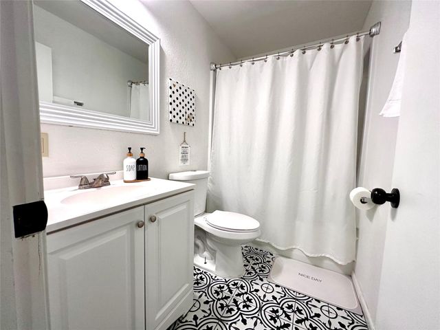 18801 Hogan CIR 3, Lago Vista, TX 78645