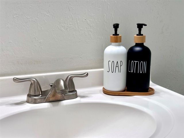 18801 Hogan CIR 3, Lago Vista, TX 78645