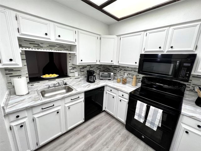 18801 Hogan CIR 3, Lago Vista, TX 78645