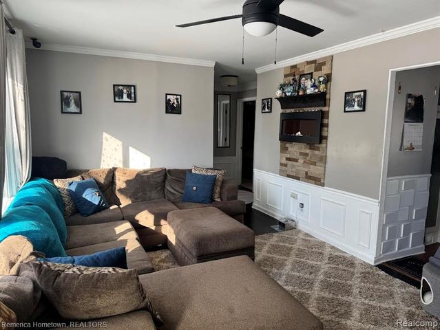 6444 Helen Street, Garden City, MI 48135