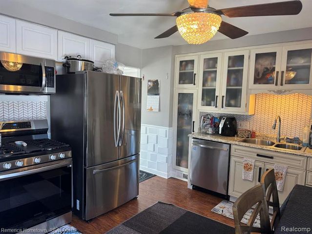 6444 Helen Street, Garden City, MI 48135