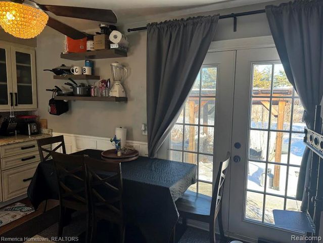 6444 Helen Street, Garden City, MI 48135