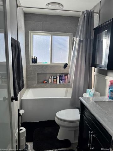 6444 Helen Street, Garden City, MI 48135