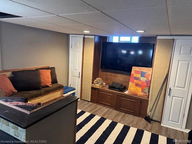 6444 Helen Street, Garden City, MI 48135