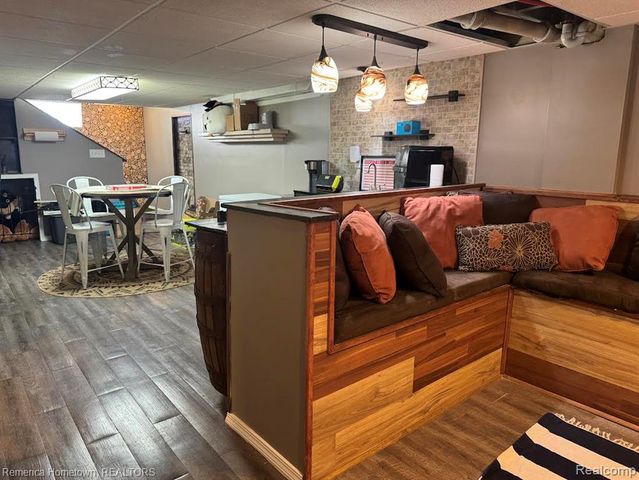 6444 Helen Street, Garden City, MI 48135