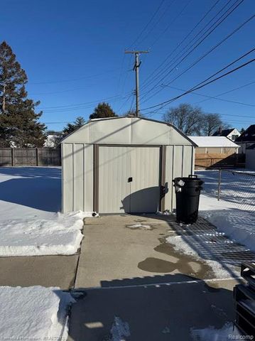 6444 Helen Street, Garden City, MI 48135