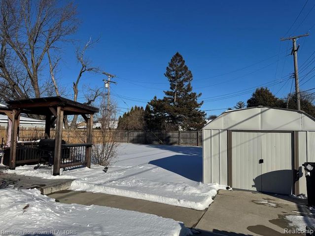 6444 Helen Street, Garden City, MI 48135