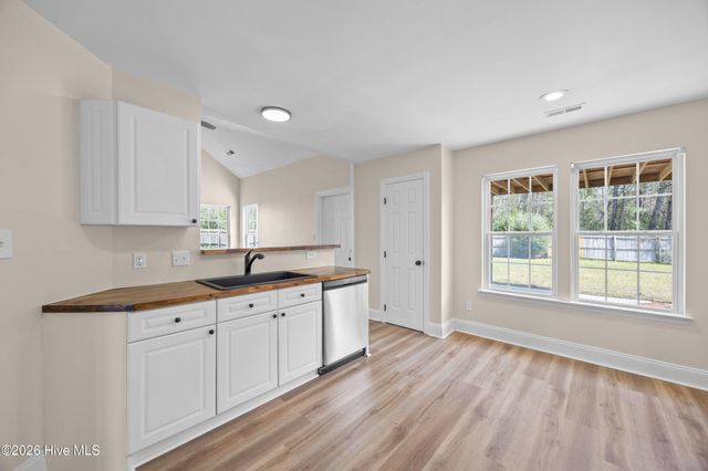 640 Windsor Drive SE, Belville, NC 28451