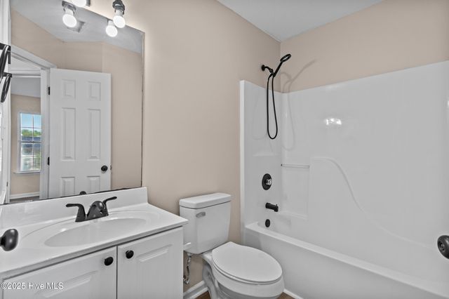 640 Windsor Drive SE, Belville, NC 28451