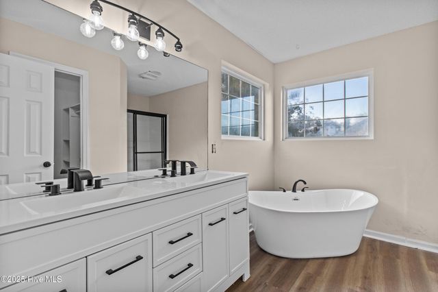 640 Windsor Drive SE, Belville, NC 28451