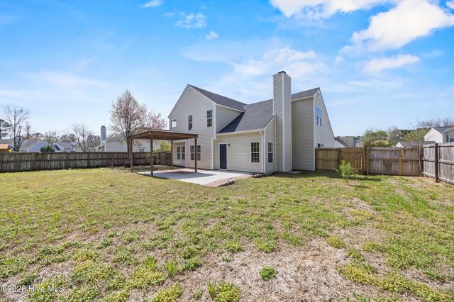 640 Windsor Drive SE, Belville, NC 28451