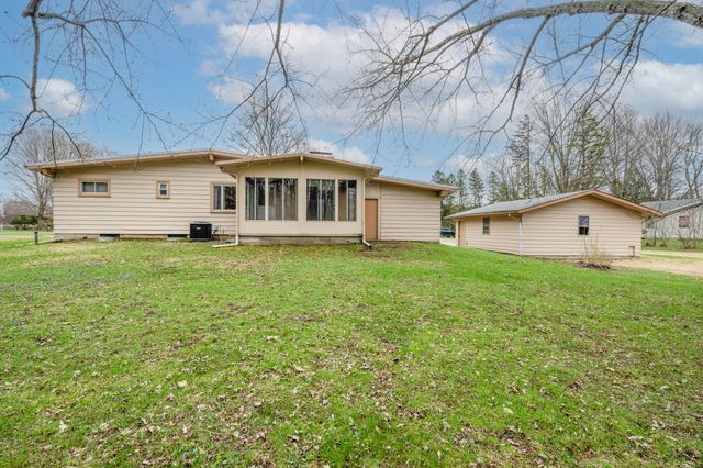 6731 Bayview Drive, Coloma Twp, MI 49038