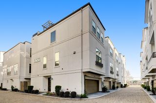 5453 Larkin Street, Houston, TX 77007