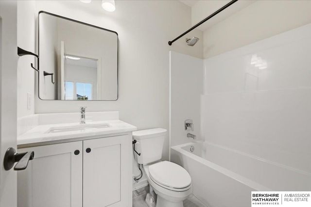 5920 N 198th Street, Elkhorn, NE 68022