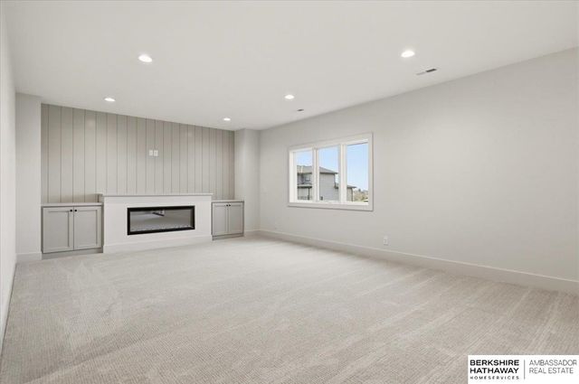 5920 N 198th Street, Elkhorn, NE 68022