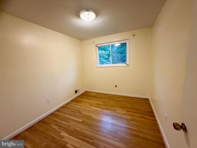 5117 BRENTFORD DR, Rockville, MD 20852
