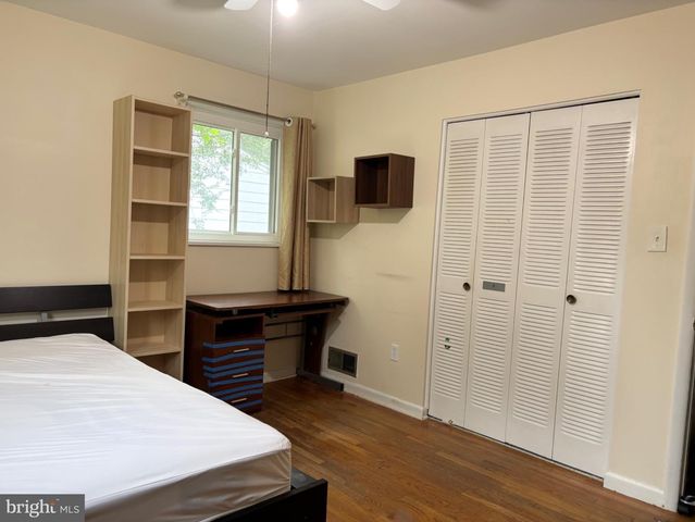 5117 BRENTFORD DR, Rockville, MD 20852
