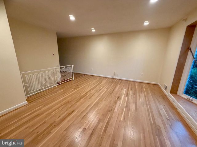 5117 BRENTFORD DR, Rockville, MD 20852