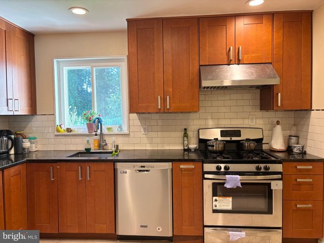 5117 BRENTFORD DR, Rockville, MD 20852