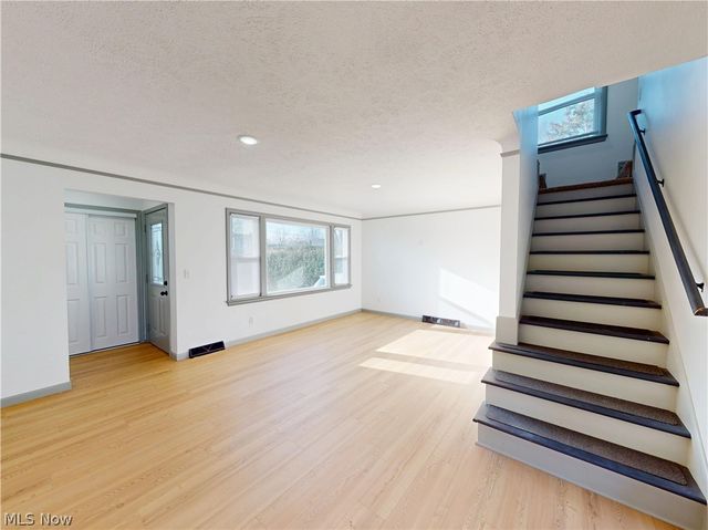 28507 Lakeshore Boulevard, Willowick, OH 44095