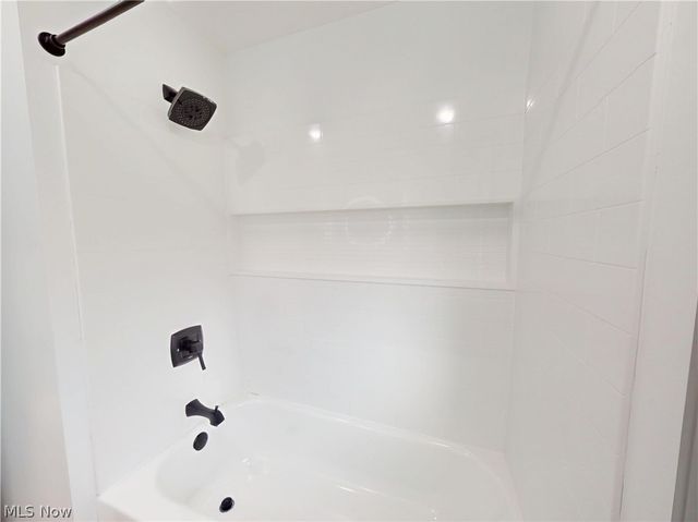 28507 Lakeshore Boulevard, Willowick, OH 44095