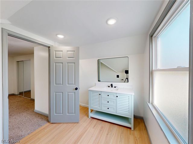 28507 Lakeshore Boulevard, Willowick, OH 44095