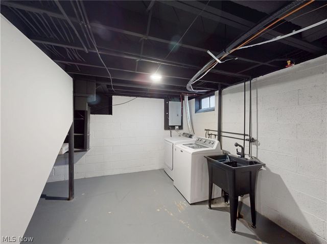 28507 Lakeshore Boulevard, Willowick, OH 44095