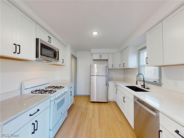 28507 Lakeshore Boulevard, Willowick, OH 44095