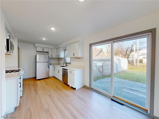 28507 Lakeshore Boulevard, Willowick, OH 44095