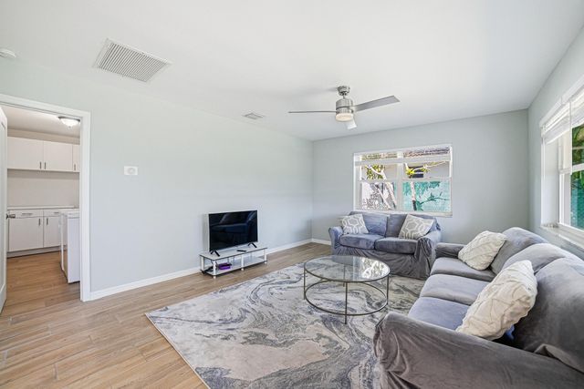 28 SE 8TH Avenue, Deerfield Beach, FL 33441