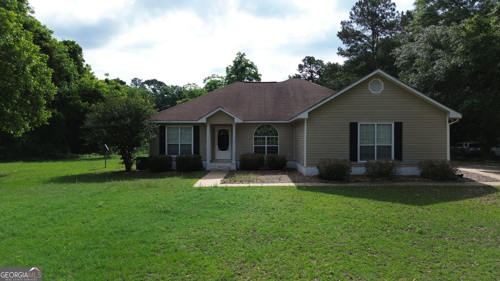 959 Lovers Lane Road, Leesburg, GA 31763