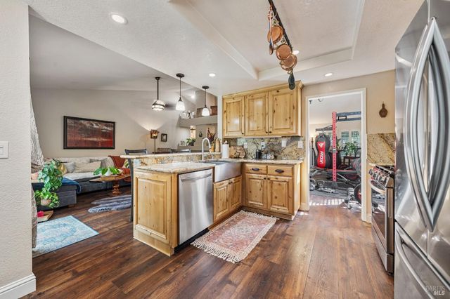 124 Pepperell Ct, Vacaville, CA 95688