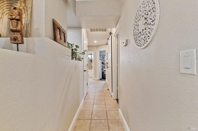 124 Pepperell Ct, Vacaville, CA 95688