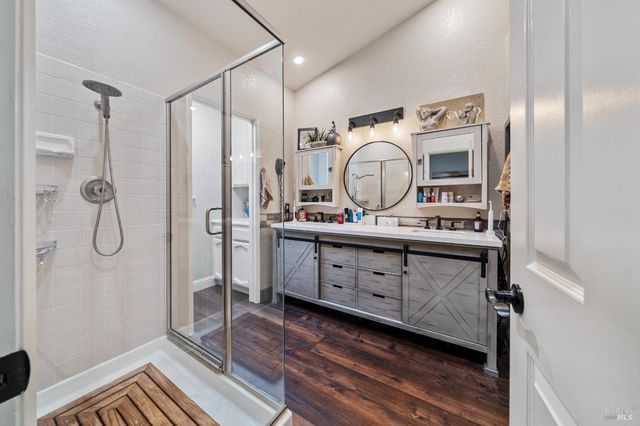 124 Pepperell Ct, Vacaville, CA 95688