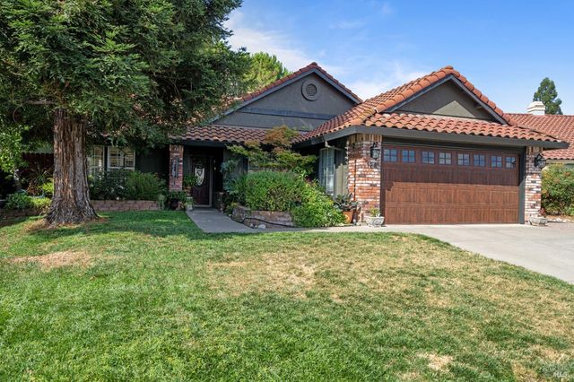 124 Pepperell Ct, Vacaville, CA 95688