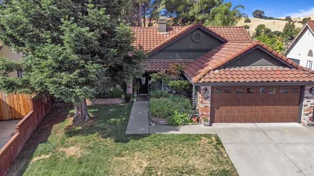 124 Pepperell Ct, Vacaville, CA 95688