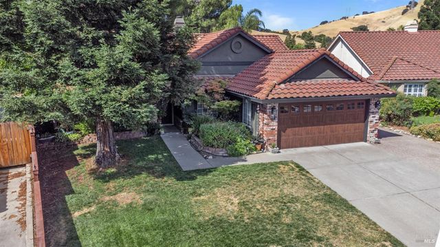 124 Pepperell Ct, Vacaville, CA 95688