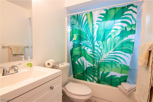 1913 SE 15th PL, Cape Coral, FL 33990