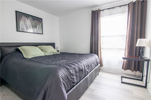 1913 SE 15th PL, Cape Coral, FL 33990