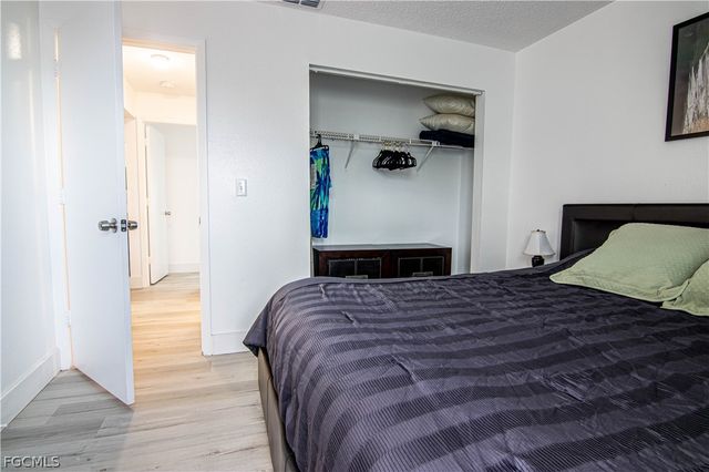 1913 SE 15th PL, Cape Coral, FL 33990