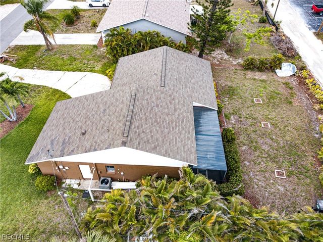 1913 SE 15th PL, Cape Coral, FL 33990