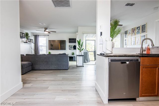 1913 SE 15th PL, Cape Coral, FL 33990