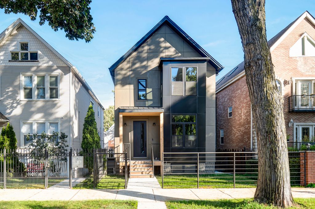 2520 W Shakespeare Avenue, Chicago, IL 60647 — exterior