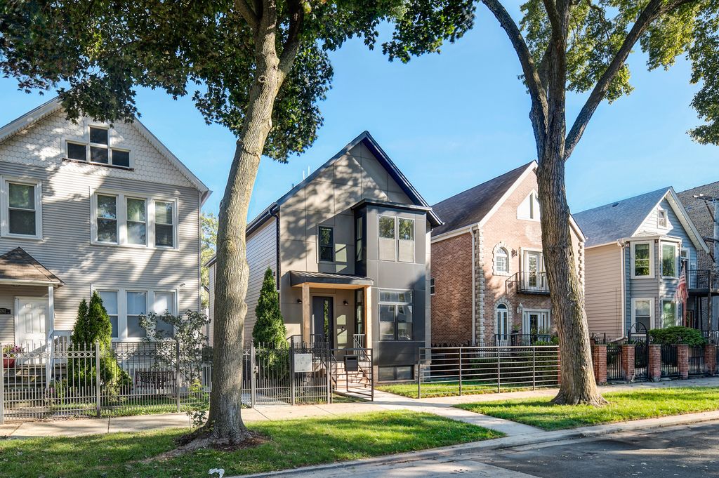 2520 W Shakespeare Avenue, Chicago, IL 60647 — photo 2