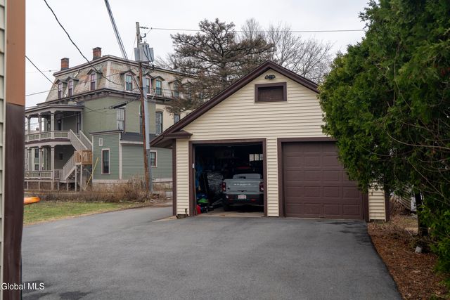 107 Lake Avenue, Saratoga Springs, NY 12866