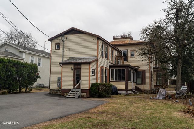 107 Lake Avenue, Saratoga Springs, NY 12866