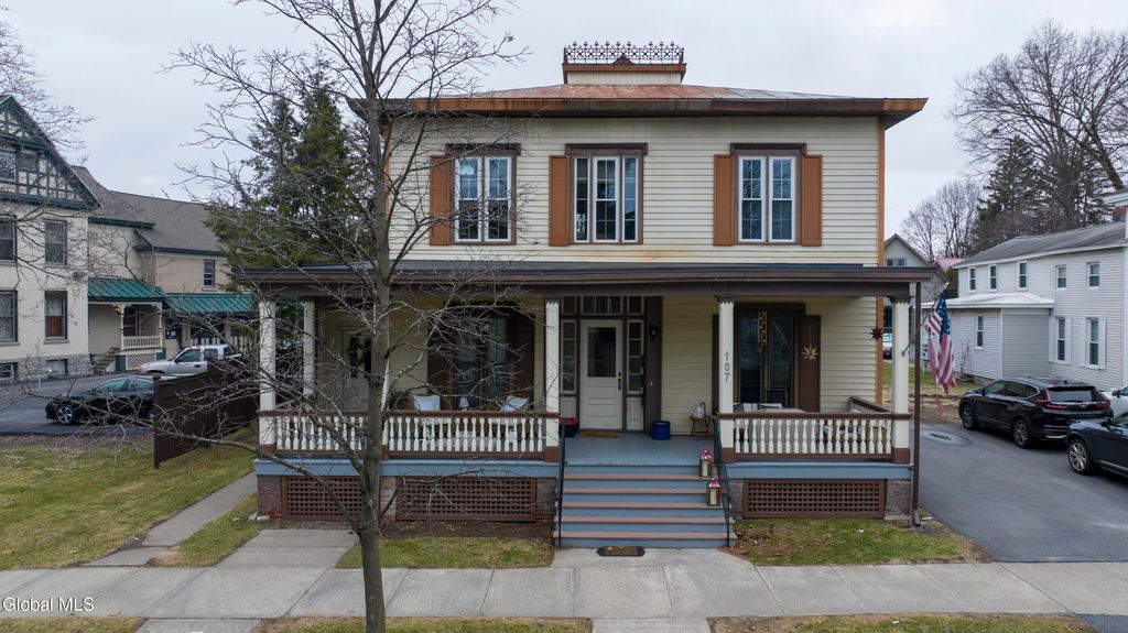 107 Lake Avenue, Saratoga Springs, NY 12866