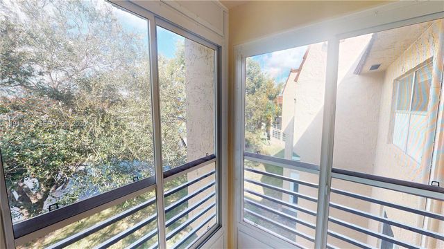 9301 Sunrise Lakes Boulevard 303, Sunrise, FL 33322